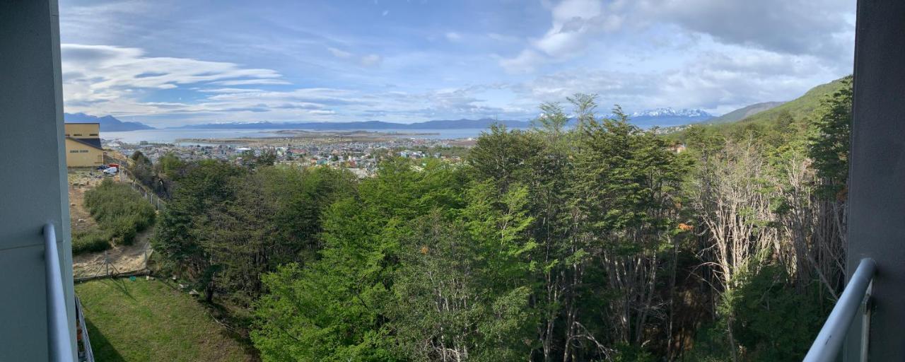 Disfruta La Vista Del Canal De Beagle! Departamento Tranquilo Rodeado De Arboles Y Montanas Apartment Ushuaia Luaran gambar